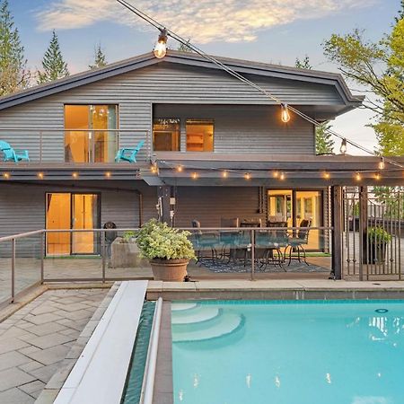 Cypress: Private Bedroom/Bathroom/Office, With Shared Pool, Hot Tub North Vancouver Esterno foto