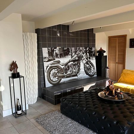 Cypress: Private Bedroom/Bathroom/Office, With Shared Pool, Hot Tub North Vancouver Esterno foto
