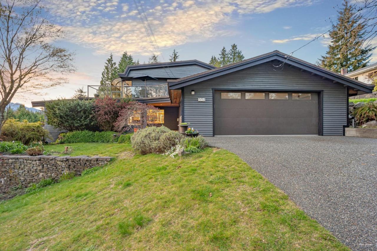 Cypress: Private Bedroom/Bathroom/Office, With Shared Pool, Hot Tub North Vancouver Esterno foto
