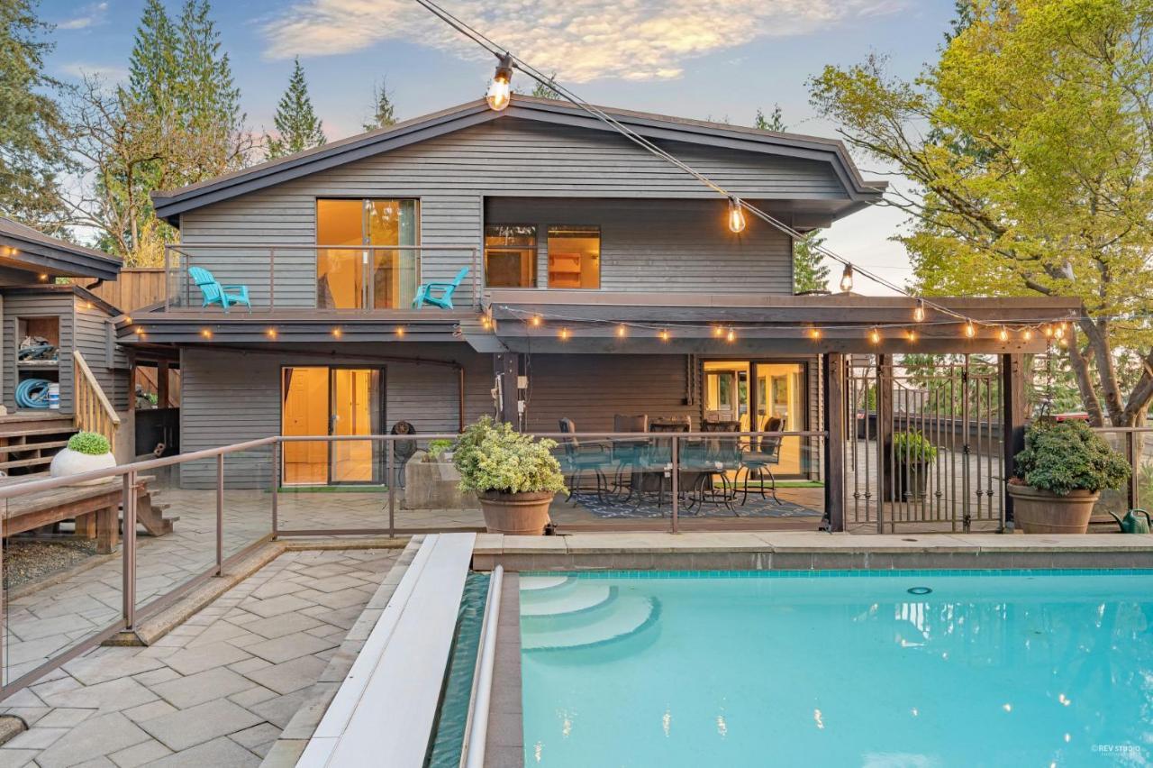Cypress: Private Bedroom/Bathroom/Office, With Shared Pool, Hot Tub North Vancouver Esterno foto