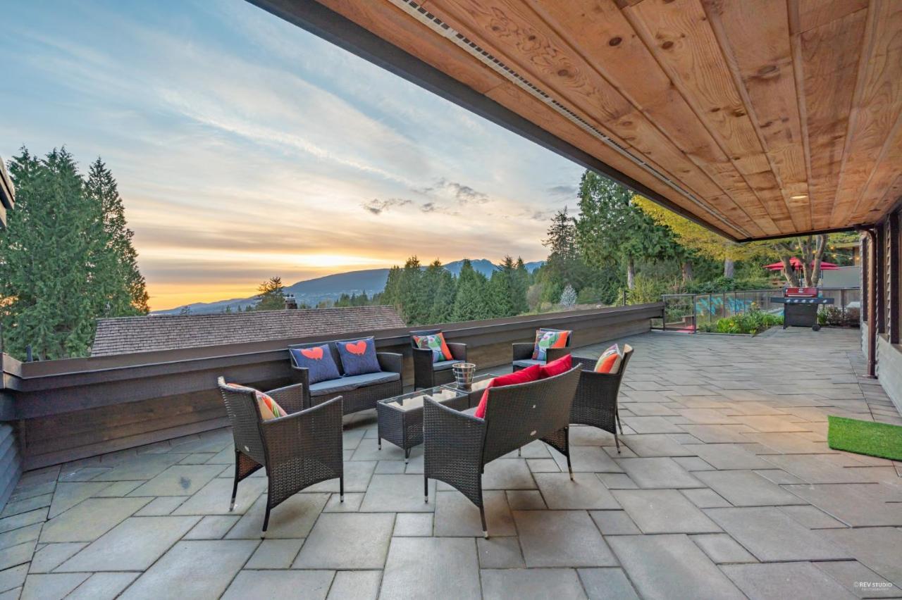 Cypress: Private Bedroom/Bathroom/Office, With Shared Pool, Hot Tub North Vancouver Esterno foto