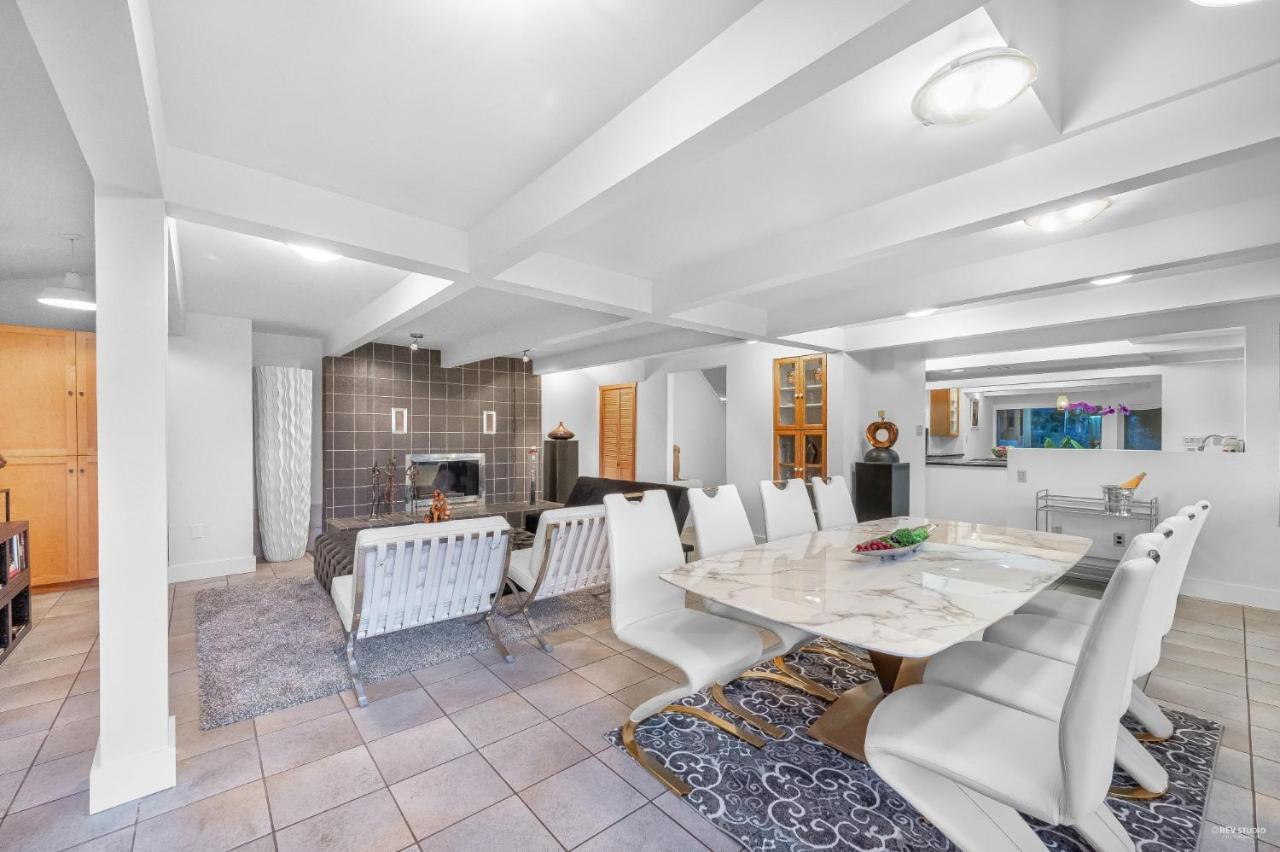 Cypress: Private Bedroom/Bathroom/Office, With Shared Pool, Hot Tub North Vancouver Esterno foto