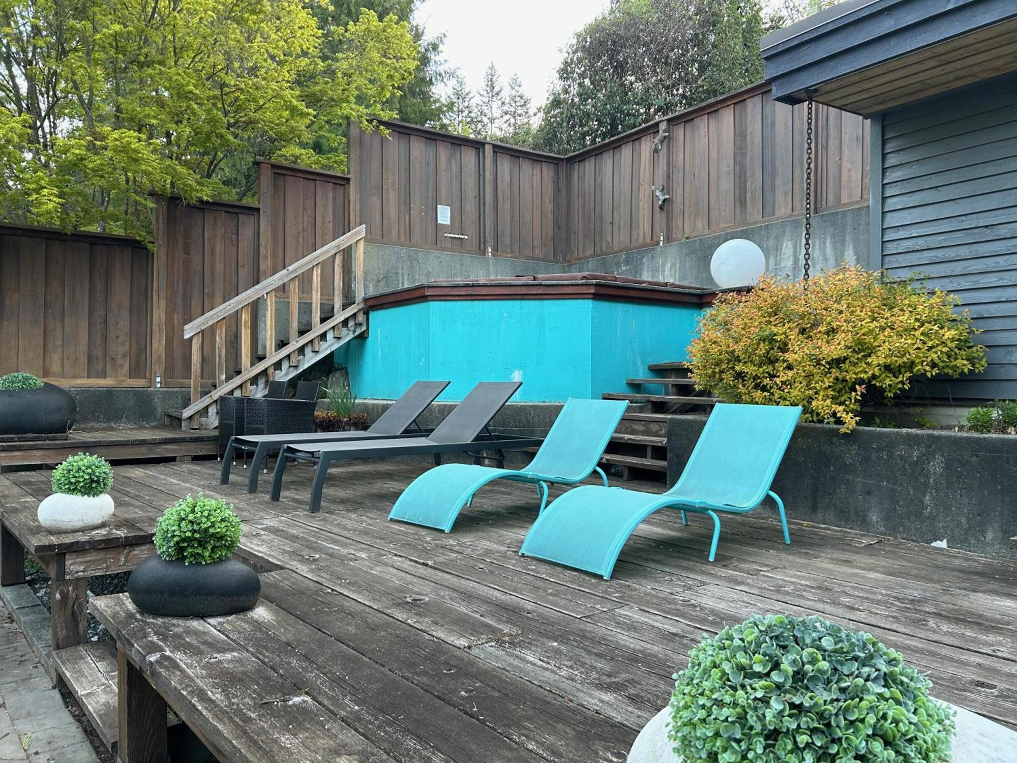 Cypress: Private Bedroom/Bathroom/Office, With Shared Pool, Hot Tub North Vancouver Esterno foto