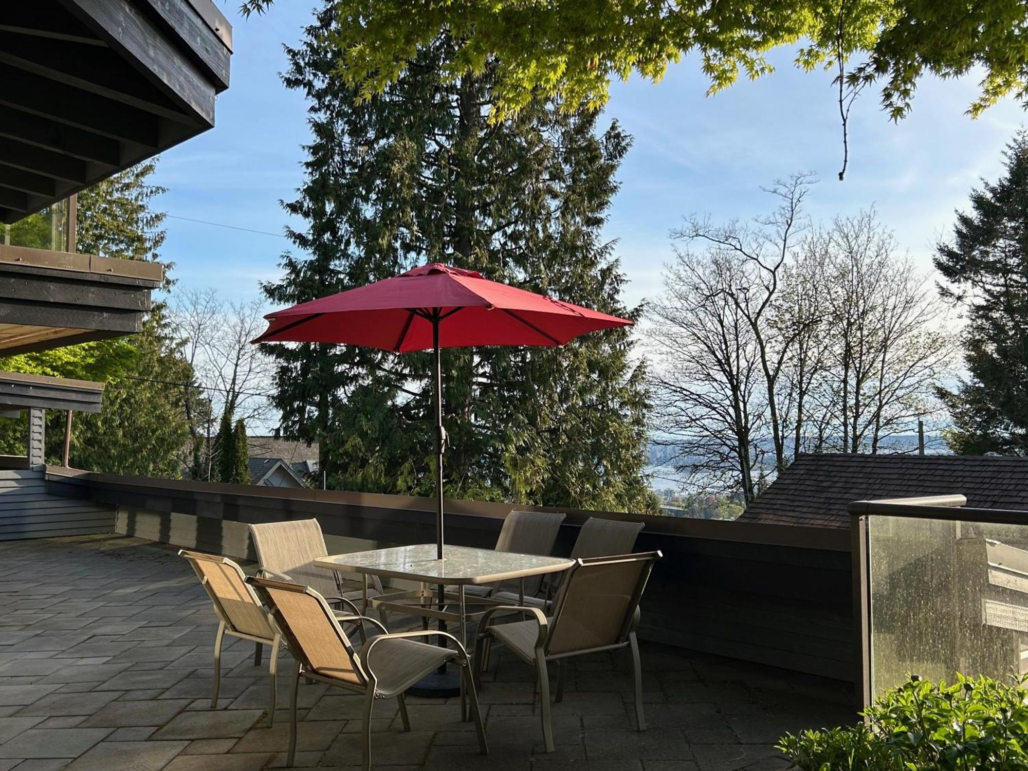 Cypress: Private Bedroom/Bathroom/Office, With Shared Pool, Hot Tub North Vancouver Esterno foto