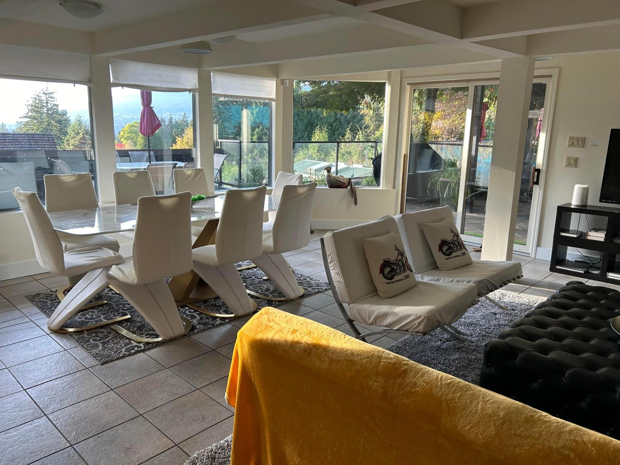 Cypress: Private Bedroom/Bathroom/Office, With Shared Pool, Hot Tub North Vancouver Esterno foto