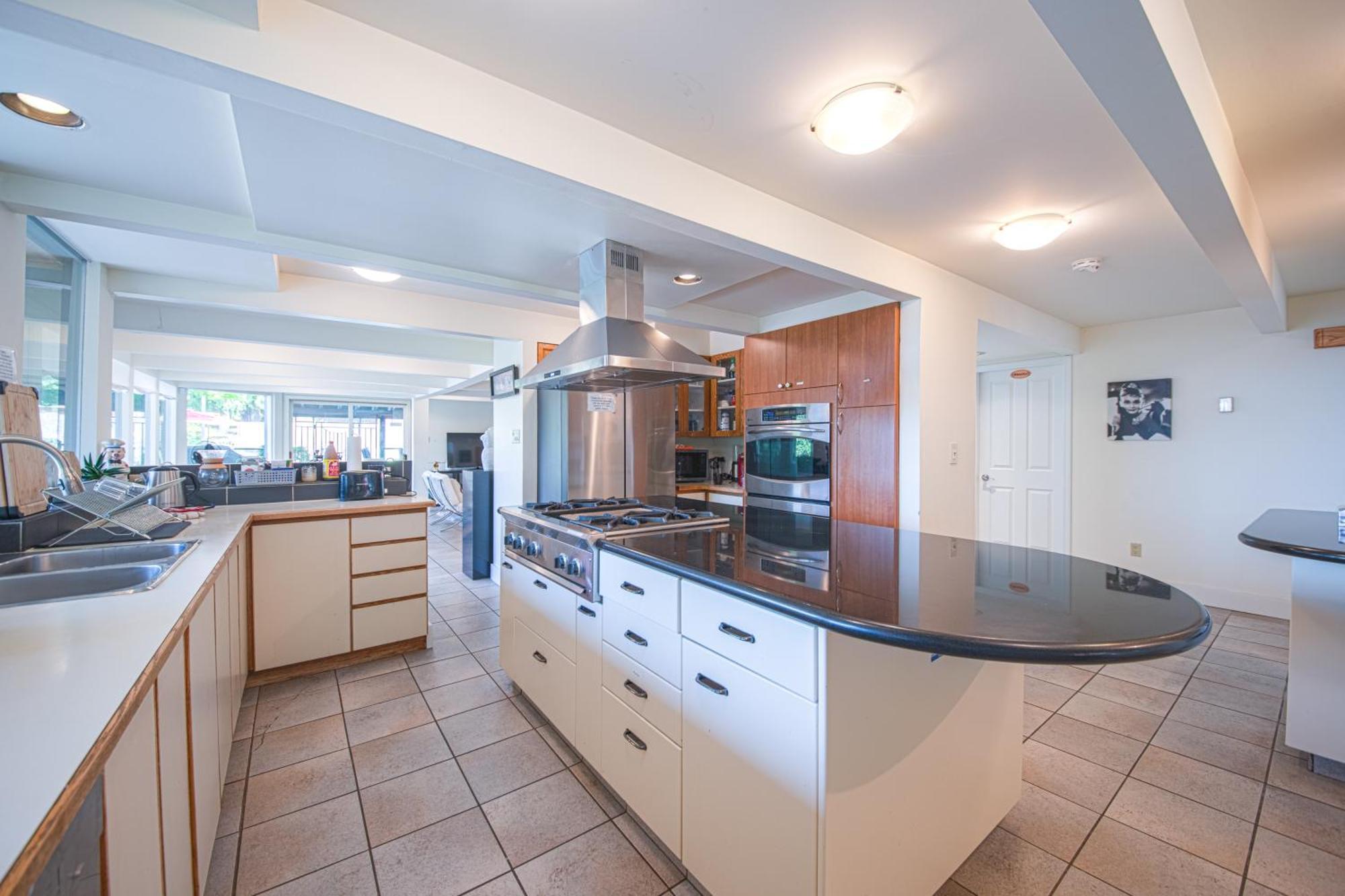 Cypress: Private Bedroom/Bathroom/Office, With Shared Pool, Hot Tub North Vancouver Esterno foto