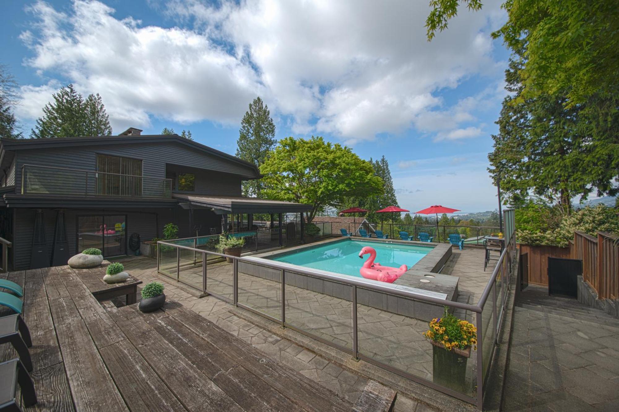 Cypress: Private Bedroom/Bathroom/Office, With Shared Pool, Hot Tub North Vancouver Esterno foto