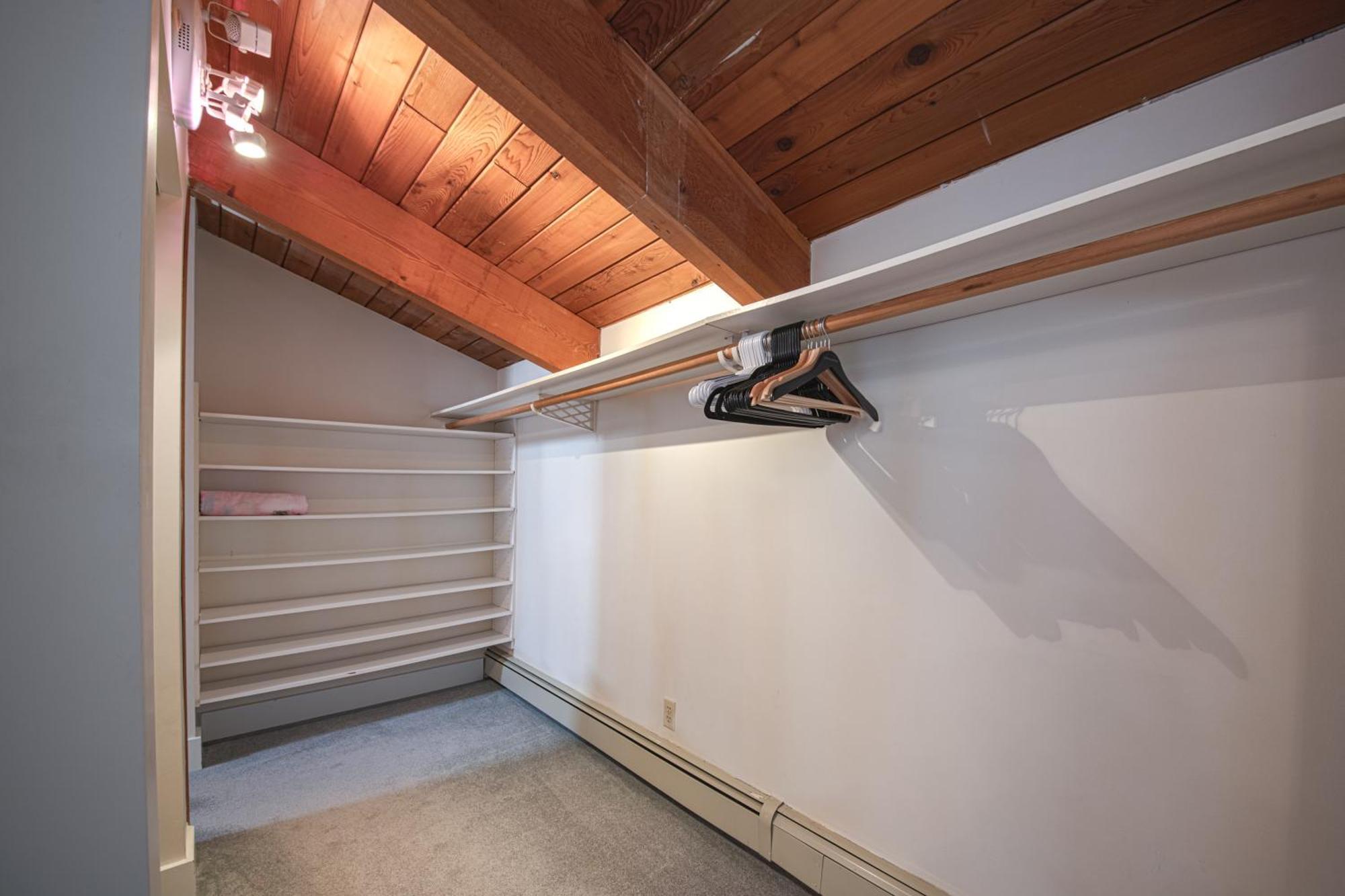 Cypress: Private Bedroom/Bathroom/Office, With Shared Pool, Hot Tub North Vancouver Esterno foto
