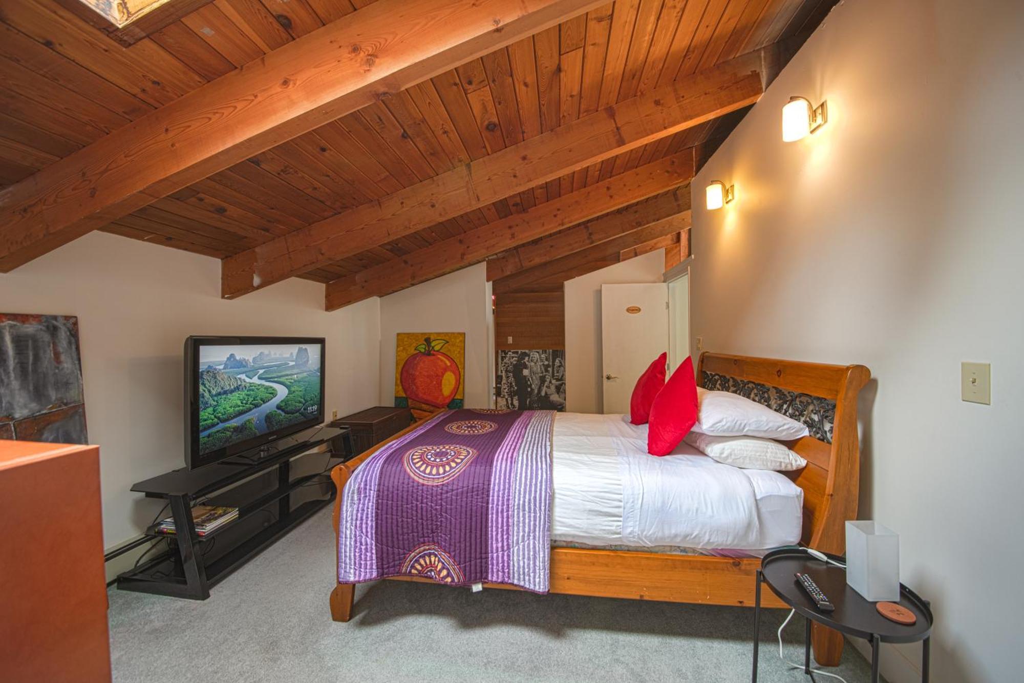 Cypress: Private Bedroom/Bathroom/Office, With Shared Pool, Hot Tub North Vancouver Esterno foto