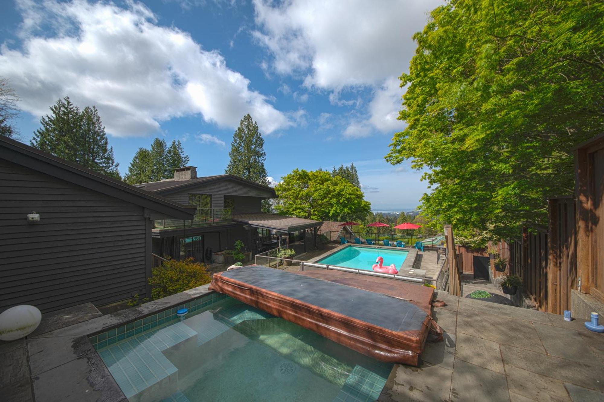 Cypress: Private Bedroom/Bathroom/Office, With Shared Pool, Hot Tub North Vancouver Esterno foto