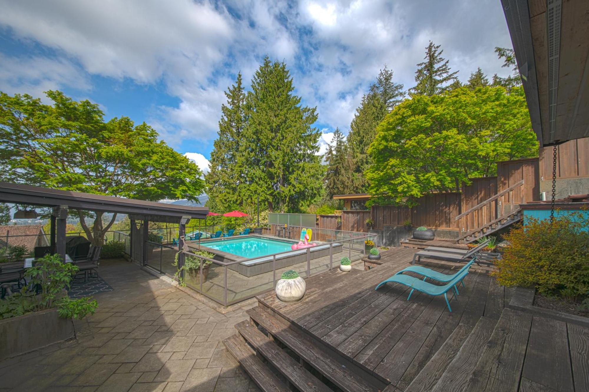 Cypress: Private Bedroom/Bathroom/Office, With Shared Pool, Hot Tub North Vancouver Esterno foto