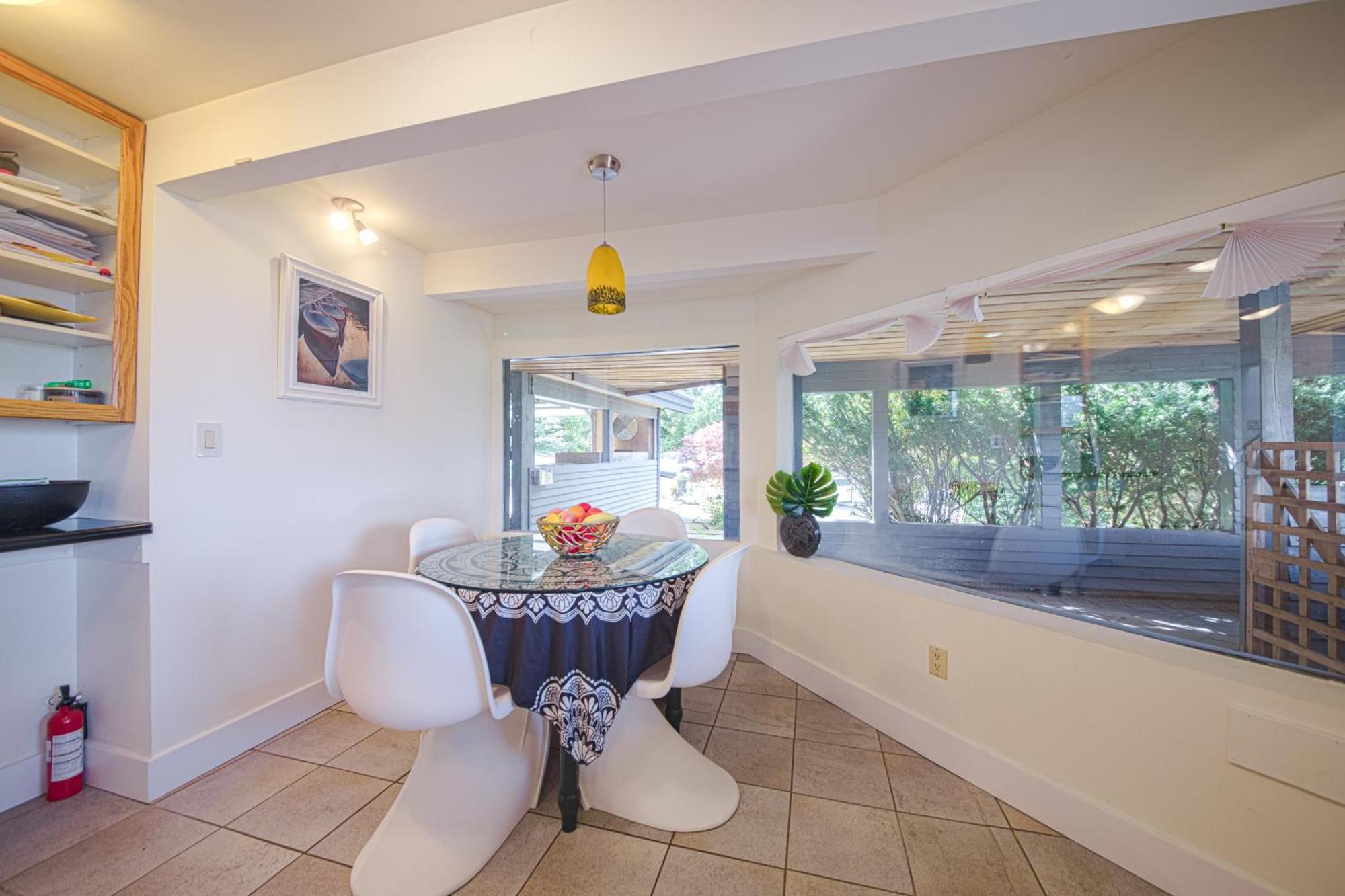 Cypress: Private Bedroom/Bathroom/Office, With Shared Pool, Hot Tub North Vancouver Esterno foto